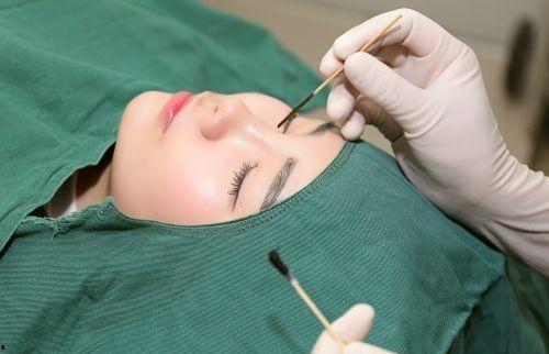 爆料医美整形骗局视频,视频揭露行业黑幕